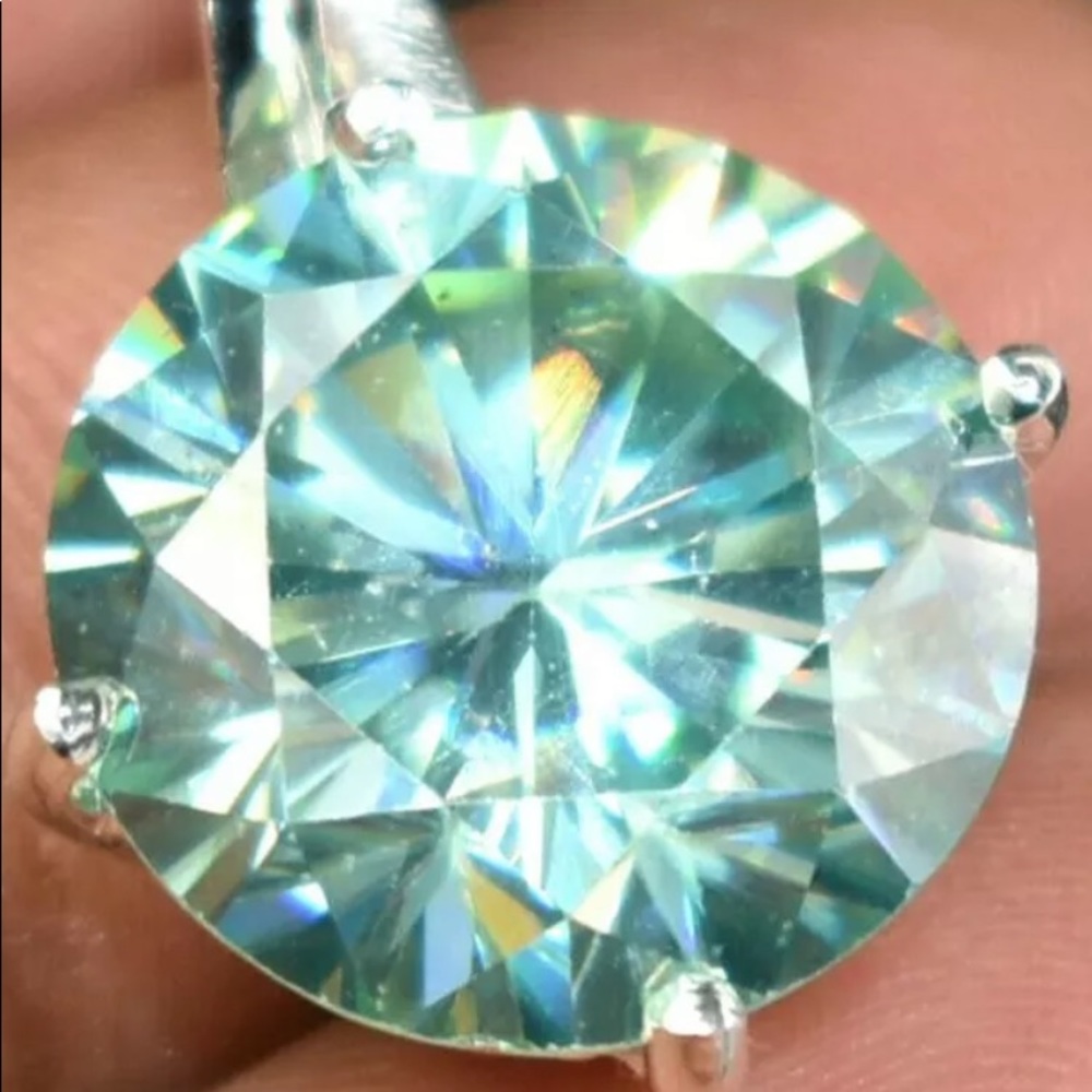 Certified 12.55 karats Stunning Blue Diamond Pendant with chain